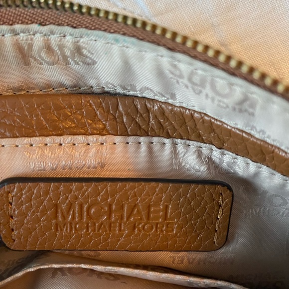 Michael Kors jet set leather wristlet - Picture 7 of 9